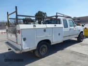 ✅ 1995 Ford F-250 • VIN: 1FTHX26F0SKB03058 • Лот: 41860796. Опубликован ранее на IAAI с пробегом 371 625 миль. Бесплатный доступ к архиву аукционных продаж из США и подробный отчёт об истории автомобиля на DreamBid. Изображение 4.