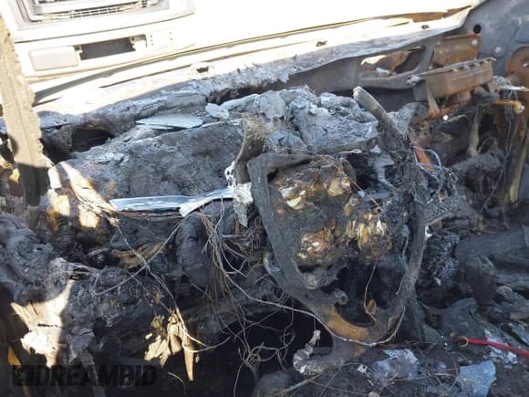 ✅ 2018 Hyundai Santa Fe 2.4L • VIN: 5NMZUDLB3JH059478 • Лот: 42595033. Опубликован ранее на IAAI с пробегом Не указан. Бесплатный доступ к архиву аукционных продаж из США и подробный отчёт об истории автомобиля на DreamBid. Изображение 7.