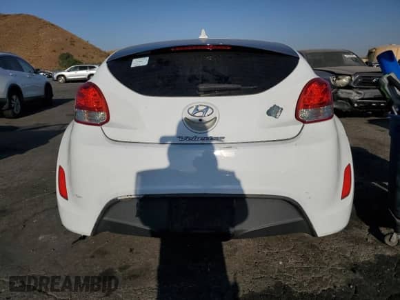 2016 Hyundai Veloster с VIN KMHTC6AD6GU257137, выставлен на аукционе Copart как лот 64281674 с пробегом 103 418 миль миль и Списание • Salvage title. История ставок и продаж доступна на DreamBid. Изображение 6.
