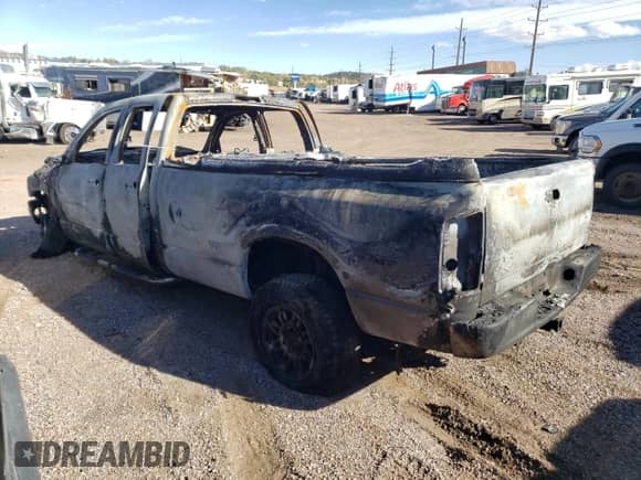 2005 Dodge 3500 SLT z VIN 3D7LS38C15G737482, wystawiony jako Copart lot #77983094 z przebiegiem Nie podano mil oraz Nie do naprawy • Non repairable. Historia ofert i sprzedaży dostępna na DreamBid. Obrazek 2.