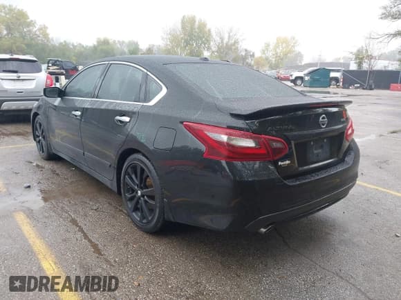 ✅ 2018 Nissan Altima SR • VIN: 1N4AL3AP0JC189554 • Lot: 43495720. Wystawiony na IAAI z przebiegiem 174 550 mil. Bezpłatny archiwum sprzedaży aukcyjnych z USA i szczegółowy raport historii pojazdu na DreamBid. Zdjęcie 3.