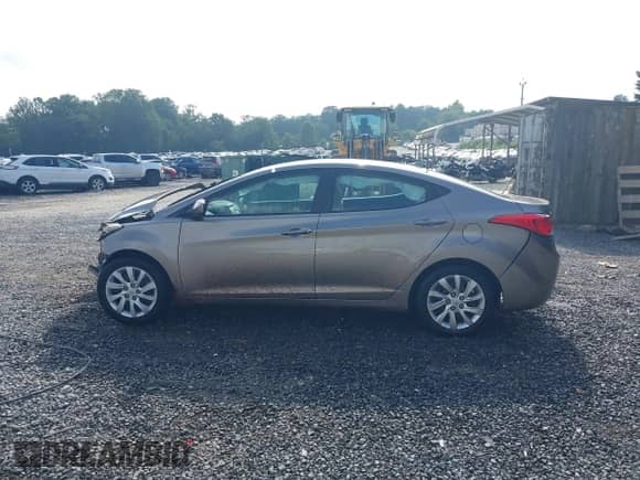 ✅ 2012 Hyundai Elantra Limited • VIN: 5NPDH4AE5CH124879 • Lot: 43030184. Wystawiony na IAAI z przebiegiem 108 921 mil. Bezpłatny archiwum sprzedaży aukcyjnych z USA i szczegółowy raport historii pojazdu na DreamBid. Zdjęcie 15.