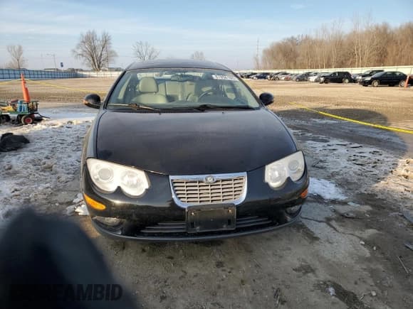✅ 2002 Chrysler 300M M • VIN: 2C3AE76K42H221241 • Lot: 87856185. Listed on Copart with 80,935 mi. Free auction sales archive from the USA and detailed vehicle history report at DreamBid. Image 5.