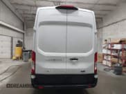 ✅ 2022 Ford Transit Cargo • VIN: 1FTBR3U80NKA65006 • Lot: 43872189. Wystawiony na IAAI z przebiegiem 42 872 mil. Bezpłatny archiwum sprzedaży aukcyjnych z USA i szczegółowy raport historii pojazdu na DreamBid. Zdjęcie 16.