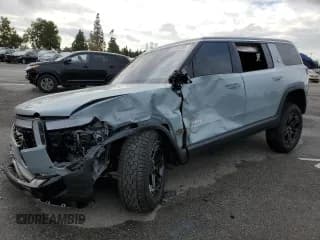 ✅ 2022 Rivian R1S Launch Edition • VIN: 7PDSGABLXNN000317 • Lot: 81008293. Wystawiony na Copart z przebiegiem 7 460 mil. Bezpłatny archiwum sprzedaży aukcyjnych z USA i szczegółowy raport historii pojazdu na DreamBid. Zdjęcie 1.