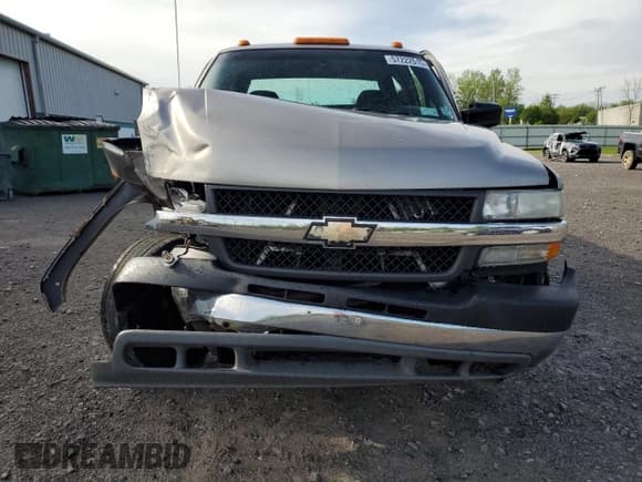 ✅ 2001 Chevrolet Silverado 2500HD LS • VIN: 1GCHC23G51F185241 • Lot: 57222815. Wystawiony na Copart z przebiegiem 144 007 mil. Bezpłatny archiwum sprzedaży aukcyjnych z USA i szczegółowy raport historii pojazdu na DreamBid. Zdjęcie 5.