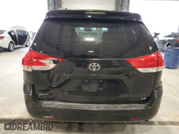 ✅ 2013 Toyota Sienna LE • VIN: 5TDKK3DC8DS282464 • Lot: 90034475. Listed on Copart with 122,791 mi. Free auction sales archive from the USA and detailed vehicle history report at DreamBid. Image 6.