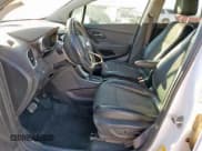 ✅ 2020 Chevrolet Trax LT • VIN: 3GNCJLSB0LL286585 • Lot: 91739905. Wystawiony na Copart z przebiegiem 43 981 mil. Bezpłatny archiwum sprzedaży aukcyjnych z USA i szczegółowy raport historii pojazdu na DreamBid. Zdjęcie 7.