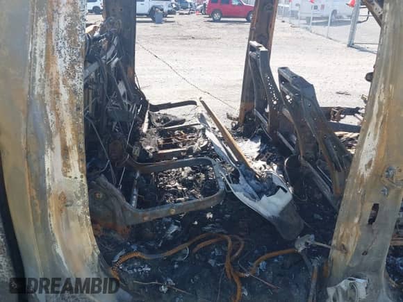 2021 Chevrolet Silverado 1500 LT with VIN 3GCUYDED9MG172722, listed as a IAAI auction lot 42284767 with Not provided miles and . Bid and sale history available at DreamBid. Image 8.