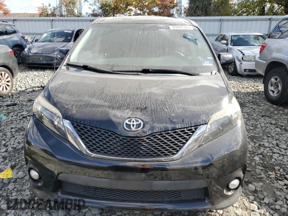 ✅ 2013 Toyota Sienna SE • VIN: 5TDXK3DC5DS385993 • Lot: 89497945. Listed on Copart with 164,429 mi. Free auction sales archive from the USA and detailed vehicle history report at DreamBid. Image 5.