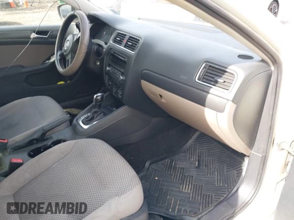 ✅ 2012 Volkswagen Jetta S • VIN: 3VW2K7AJ3CM463493 • Lot: 42611889. Listed on IAAI with 149,719 mi. Free auction sales archive from the USA and detailed vehicle history report at DreamBid. Image 5.