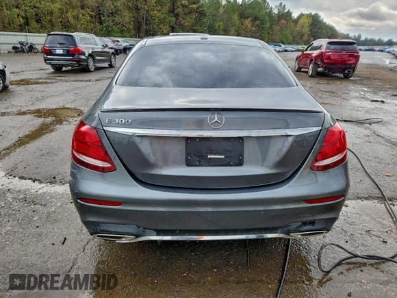 ✅ 2017 Mercedes-Benz E 300 Luxury • VIN: WDDZF4JB8HA153699 • Lot: 93857785. Listed on Copart with 64,920 mi. Free auction sales archive from the USA and detailed vehicle history report at DreamBid. Image 6.
