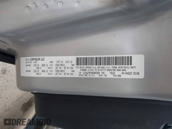 2009 Dodge Dakota z VIN 1D3HW78P99S805984, wystawiony jako IAAI lot #41798436 z przebiegiem 76 880 mil mil oraz . Historia ofert i sprzedaży dostępna na DreamBid. Obrazek 9.