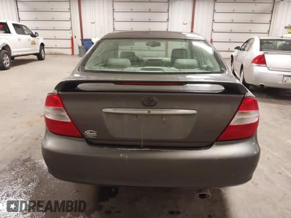 ✅ 2004 Toyota Camry XLE • VIN: 4T1BE32K74U790658 • Лот: 43116665. Опубликован ранее на IAAI с пробегом 246 808 миль. Бесплатный доступ к архиву аукционных продаж из США и подробный отчёт об истории автомобиля на DreamBid. Изображение 17.