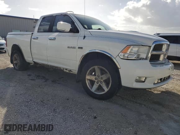 ✅ 2009 Dodge 1500 SLT • VIN: 1D3HV18T79S724415 • Lot: 82400624. Wystawiony na Copart z przebiegiem 189 756 mil. Bezpłatny archiwum sprzedaży aukcyjnych z USA i szczegółowy raport historii pojazdu na DreamBid. Zdjęcie 4.
