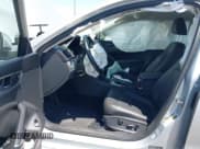 ✅ 2019 Volkswagen Passat Wolfsburg Edition • VIN: 1VWLA7A37KC012334 • Lot: 42923649. Wystawiony na IAAI z przebiegiem 36 742 mil. Bezpłatny archiwum sprzedaży aukcyjnych z USA i szczegółowy raport historii pojazdu na DreamBid. Zdjęcie 5.