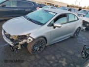 ✅ 2025 Toyota Corolla SE • VIN: 5YFS4MCE9SP237686 • Лот: 93677805. Опубликован ранее на Copart с пробегом 2 249 миль. Бесплатный доступ к архиву аукционных продаж из США и подробный отчёт об истории автомобиля на DreamBid. Изображение 1.