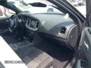 ✅ 2022 Dodge Charger GT • VIN: 2C3CDXHGXNH185922 • Lot: 42708752. Wystawiony na IAAI z przebiegiem 68 499 mil. Bezpłatny archiwum sprzedaży aukcyjnych z USA i szczegółowy raport historii pojazdu na DreamBid. Zdjęcie 5.