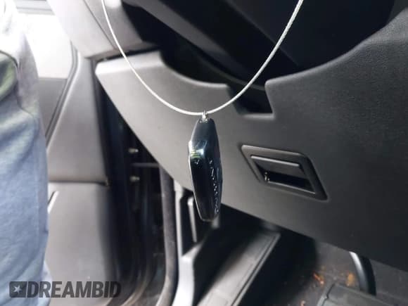 ✅ 2013 Land Rover Range Rover Sport SC • VIN: SALSH2E40DA799828 • Lot: 42146561. Listed on IAAI with 163,740 mi. Free auction sales archive from the USA and detailed vehicle history report at DreamBid. Image 11.