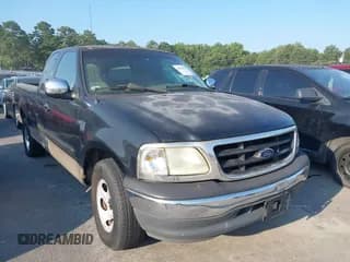 ✅ 2000 Ford F-150 XL • VIN: 1FTRX17L4YNA56742 • Lot: 43013895. Wystawiony na IAAI z przebiegiem Nie podano. Bezpłatny archiwum sprzedaży aukcyjnych z USA i szczegółowy raport historii pojazdu na DreamBid. Zdjęcie 1.