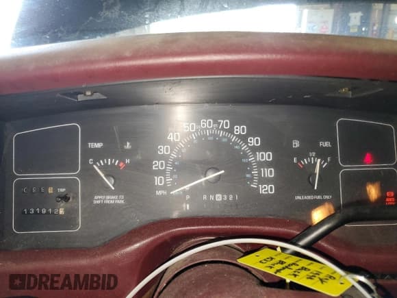 ✅ 1994 Buick Roadmaster • VIN: 1G4BN52P0RR424901 • Lot: 62888885. Wystawiony na Copart z przebiegiem 131 912 mil. Bezpłatny archiwum sprzedaży aukcyjnych z USA i szczegółowy raport historii pojazdu na DreamBid. Zdjęcie 9.