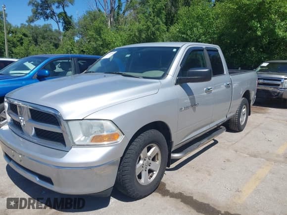 ✅ 2011 Ram 1500 SLT • VIN: 1D7RB1GP9BS567587 • Лот: 42658596. Опубликован ранее на IAAI с пробегом 204 312 миль. Бесплатный доступ к архиву аукционных продаж из США и подробный отчёт об истории автомобиля на DreamBid. Изображение 2.