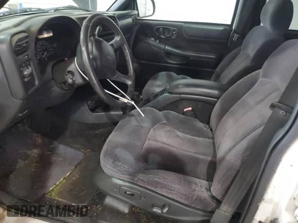 2001 Chevrolet Blazer LT с VIN 1GNDT13W91K224444, выставлен на аукционе Copart как лот 81615015 с пробегом 225 699 миль миль и Списание • Salvage title. История ставок и продаж доступна на DreamBid. Изображение 7.