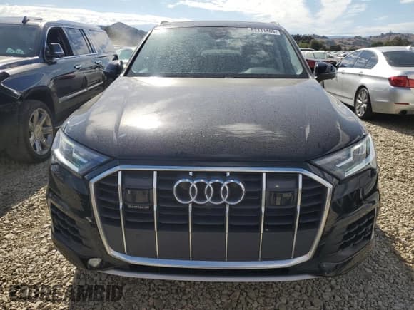 ✅ 2023 Audi Q7 Premium Plus • VIN: WA1LXBF74PD000590 • Лот: 82111465. Опубликован ранее на Copart с пробегом 32 737 миль. Бесплатный доступ к архиву аукционных продаж из США и подробный отчёт об истории автомобиля на DreamBid. Изображение 5.