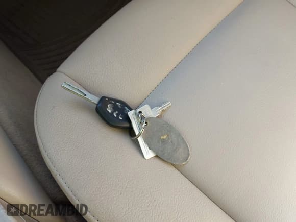 ✅ 2005 BMW 3 Series 325xi • VIN: WBAEU334X5PR14858 • Lot: 43681921. Wystawiony na IAAI z przebiegiem 100 794 mil. Bezpłatny archiwum sprzedaży aukcyjnych z USA i szczegółowy raport historii pojazdu na DreamBid. Zdjęcie 11.