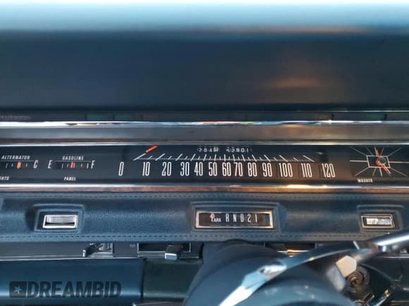 ✅ 1968 Chrysler New Yorker • VIN: CH41K8C119279 • Lot: 87872885. Listed on Copart with 52,901 mi. Free auction sales archive from the USA and detailed vehicle history report at DreamBid. Image 9.