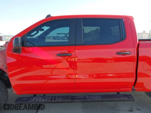 ✅ 2023 Chevrolet Silverado 1500 Custom Trail Boss • VIN: 3GCPDCEK5PG122180 • Lot: 41702357. Wystawiony na IAAI z przebiegiem 40 957 mil. Bezpłatny archiwum sprzedaży aukcyjnych z USA i szczegółowy raport historii pojazdu na DreamBid. Zdjęcie 15.