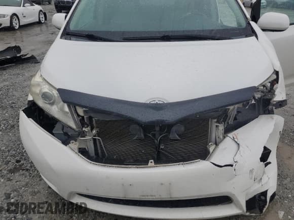 ✅ 2011 Toyota Sienna Limited • VIN: 5TDDK3DC6BS024496 • Lot: 90479445. Listed on Copart with 108,777 mi. Free auction sales archive from the USA and detailed vehicle history report at DreamBid. Image 12.