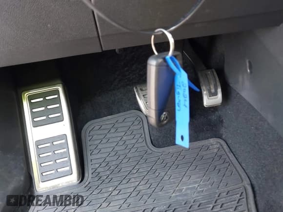 ✅ 2024 Volkswagen Tiguan SE R-Line Black • VIN: 3VV8B7AX7RM121329 • Lot: 42854151. Wystawiony na IAAI z przebiegiem 16 960 mil. Bezpłatny archiwum sprzedaży aukcyjnych z USA i szczegółowy raport historii pojazdu na DreamBid. Zdjęcie 11.