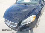 ✅ 2011 Volvo C70 • VIN: YV1672MC6BJ108927 • Лот: 43517736. Опубликован ранее на IAAI с пробегом 183 156 миль. Бесплатный доступ к архиву аукционных продаж из США и подробный отчёт об истории автомобиля на DreamBid. Изображение 6.