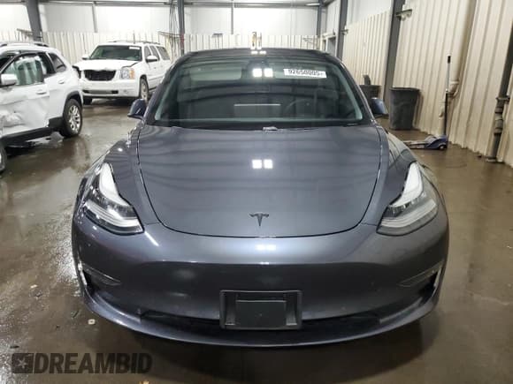 ✅ 2018 Tesla Model 3 Long Range Battery • VIN: 5YJ3E1EBXJF090615 • Лот: 92650005. Опубликован ранее на Copart с пробегом 65 939 миль. Бесплатный доступ к архиву аукционных продаж из США и подробный отчёт об истории автомобиля на DreamBid. Изображение 5.