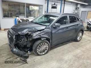 ✅ 2021 Hyundai Kona SEL • VIN: KM8K2CAAXMU717091 • Лот: 81778765. Опубликован ранее на Copart с пробегом 24 959 миль. Бесплатный доступ к архиву аукционных продаж из США и подробный отчёт об истории автомобиля на DreamBid. Изображение 1.