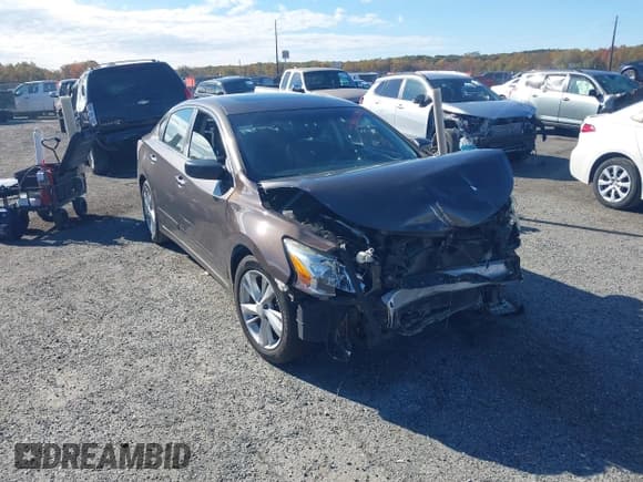 ✅ 2015 Nissan Altima SV • VIN: 1N4AL3AP4FC163921 • Lot: 43507288. Wystawiony na IAAI z przebiegiem Nie podano. Bezpłatny archiwum sprzedaży aukcyjnych z USA i szczegółowy raport historii pojazdu na DreamBid. Zdjęcie 1.