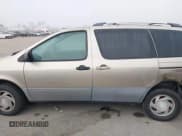 ✅ 2000 Toyota Sienna LE • VIN: 4T3ZF13C0YU238438 • Lot: 43619973. Listed on IAAI with 148,471 mi. Free auction sales archive from the USA and detailed vehicle history report at DreamBid. Image 14.