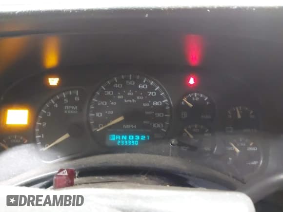 ✅ 2002 Chevrolet Silverado 2500HD • VIN: 1GCHK29U12E160263 • Lot: 43820432. Wystawiony na IAAI z przebiegiem 233 390 mil. Bezpłatny archiwum sprzedaży aukcyjnych z USA i szczegółowy raport historii pojazdu na DreamBid. Zdjęcie 7.