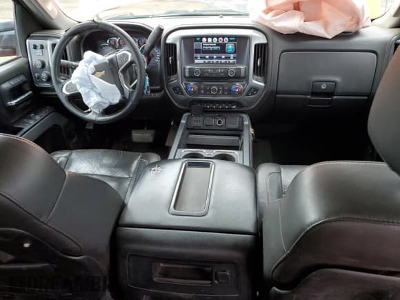 ✅ 2015 Chevrolet Silverado 3500HD LTZ • VIN: 1GC4K0C80FF527622 • Lot: 69576575. Listed on Copart with 329,781 mi. Free auction sales archive from the USA and detailed vehicle history report at DreamBid. Image 8.