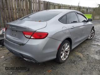 ✅ 2015 Chrysler 200 S • VIN: 1C3CCCBB2FN723515 • Lot: 43775188. Wystawiony na IAAI z przebiegiem 136 184 mil. Bezpłatny archiwum sprzedaży aukcyjnych z USA i szczegółowy raport historii pojazdu na DreamBid. Zdjęcie 4.