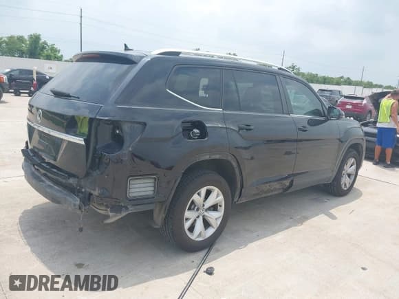 ✅ 2018 Volkswagen Atlas SE • VIN: 1V2DP2CA6JC599983 • Lot: 42303421. Listed on IAAI with 79,747 mi. Free auction sales archive from the USA and detailed vehicle history report at DreamBid. Image 4.