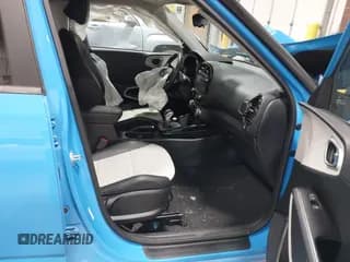 ✅ 2023 Kia Soul GT-Line • VIN: KNDJ53AU1P7193155 • Lot: 43505652. Wystawiony na IAAI z przebiegiem 32 058 mil. Bezpłatny archiwum sprzedaży aukcyjnych z USA i szczegółowy raport historii pojazdu na DreamBid. Zdjęcie 5.