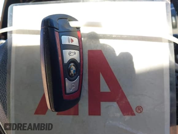 ✅ 2016 BMW 3 Series 328i • VIN: WBA8E9G57GNT86159 • Lot: 43480531. Wystawiony na IAAI z przebiegiem 116 120 mil. Bezpłatny archiwum sprzedaży aukcyjnych z USA i szczegółowy raport historii pojazdu na DreamBid. Zdjęcie 11.