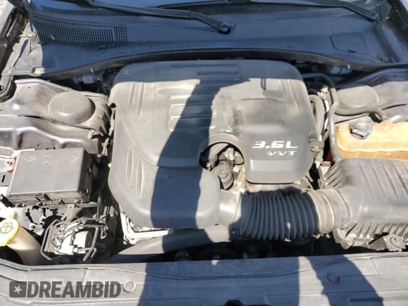 ✅ 2016 Chrysler 300 S • VIN: 2C3CCABG4GH252929 • Lot: 71034715. Listed on Copart with 91,371 mi. Free auction sales archive from the USA and detailed vehicle history report at DreamBid. Image 11.