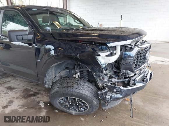 ✅ 2023 Ford F-150 XL • VIN: 1FTEW1EP1PKD98589 • Lot: 43639266. Wystawiony na IAAI z przebiegiem 71 624 mil. Bezpłatny archiwum sprzedaży aukcyjnych z USA i szczegółowy raport historii pojazdu na DreamBid. Zdjęcie 6.