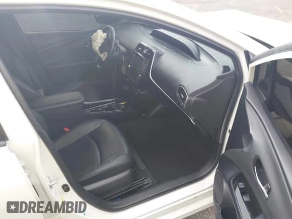 ✅ 2020 Toyota Prius LE • VIN: JTDL9RFUXL3018770 • Lot: 43757305. Wystawiony na IAAI z przebiegiem 112 795 mil. Bezpłatny archiwum sprzedaży aukcyjnych z USA i szczegółowy raport historii pojazdu na DreamBid. Zdjęcie 5.