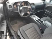 ✅ 2010 Dodge Challenger SE • VIN: 2B3CJ4DV0AH159879 • Lot: 45016735. Wystawiony na Copart z przebiegiem 192 201 mil. Bezpłatny archiwum sprzedaży aukcyjnych z USA i szczegółowy raport historii pojazdu na DreamBid. Zdjęcie 8.