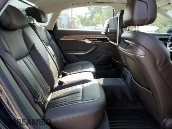 ✅ 2019 Audi A8 • VIN: WAU8DAF8XKN005705 • Лот: 55608304. Опубликован ранее на Copart с пробегом 53 625 миль. Бесплатный доступ к архиву аукционных продаж из США и подробный отчёт об истории автомобиля на DreamBid. Изображение 10.