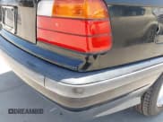 ✅ 1994 BMW 3 Series 325i • VIN: WBACB4322RFM10639 • Лот: 42669240. Опубликован ранее на IAAI с пробегом 166 414 миль. Бесплатный доступ к архиву аукционных продаж из США и подробный отчёт об истории автомобиля на DreamBid. Изображение 6.